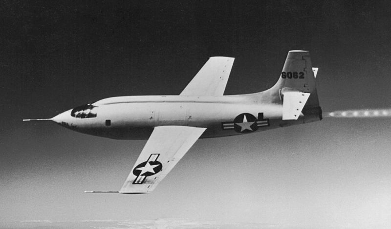 Illustration for article titled This Date in Aviation History: October 14 - October 17